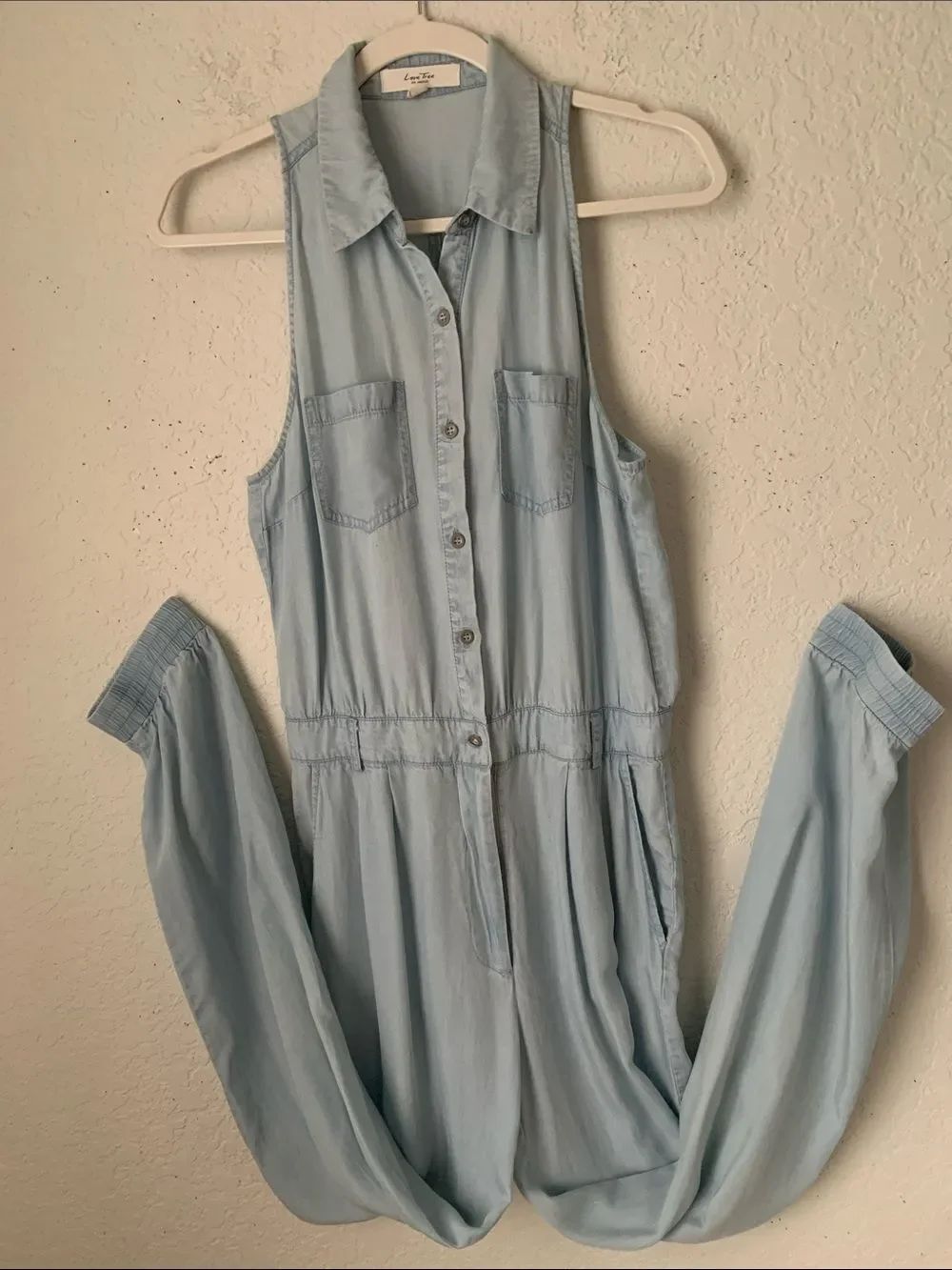 Love Tree Light Blue Sleeveless Collared Jumpsuit Size M